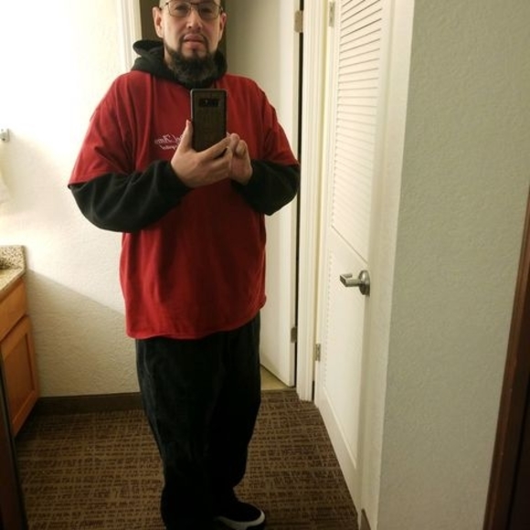 Profile Picture of Raymond Roque (@lakerluv333) on Poshmark