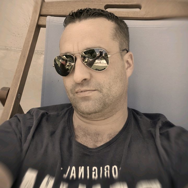 Profile Picture of robertmoler (@robertmoler) on Tiktok