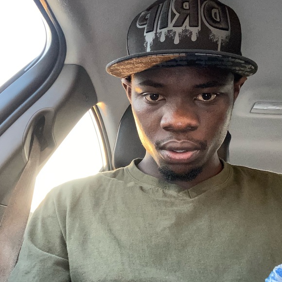 Profile Picture of Duben Mochama (@dubenmochama) on Poshmark