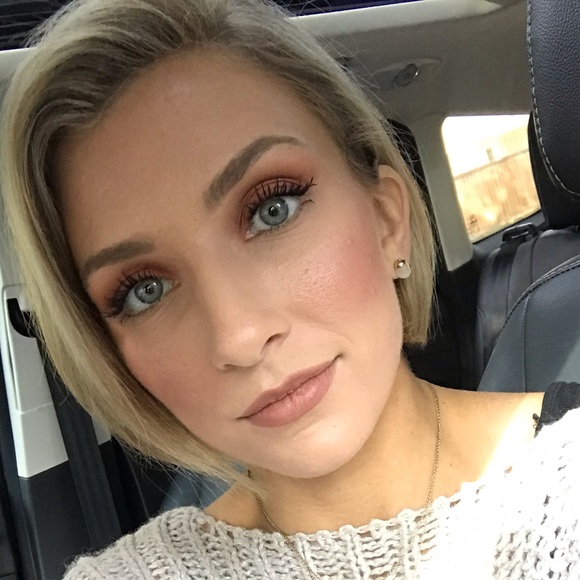 Profile Picture of Audrey Wright (@audreyjwright) on Poshmark