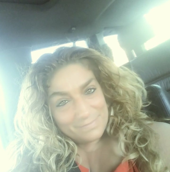 Profile Picture of Kimmie Pecorella (@mouthxmouthx) on Poshmark