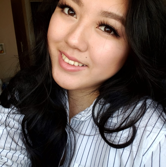 Profile Picture of Asil Chieng (@lisapanachieng) on Poshmark