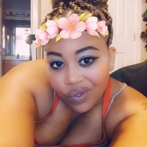 Dominique Sutton - Poshmark Profile Picture of Dominique Sutton (@dominiquesutton) on Poshmark