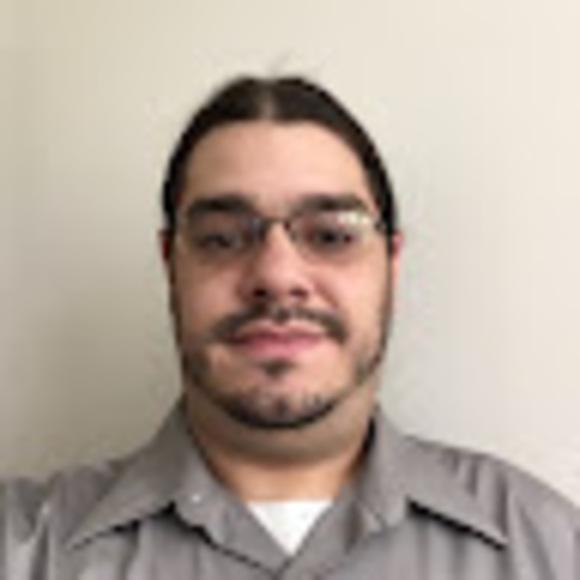 Profile Picture of Matthew Maniaci (@matthewmaniaci) on Poshmark