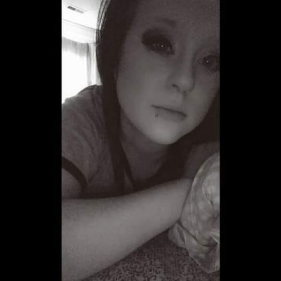 Profile Picture of Michelle Kemper (@michellekemp101) on Poshmark