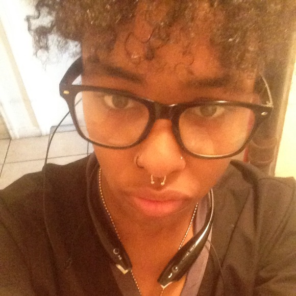 Profile Picture of Shanice Lee (@necelee) on Poshmark