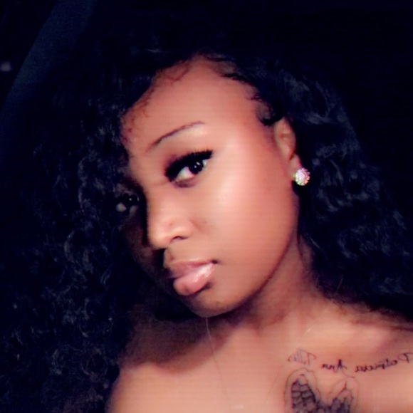 Profile Picture of Kentija Mcfadden (@kentijamcfadden) on Poshmark