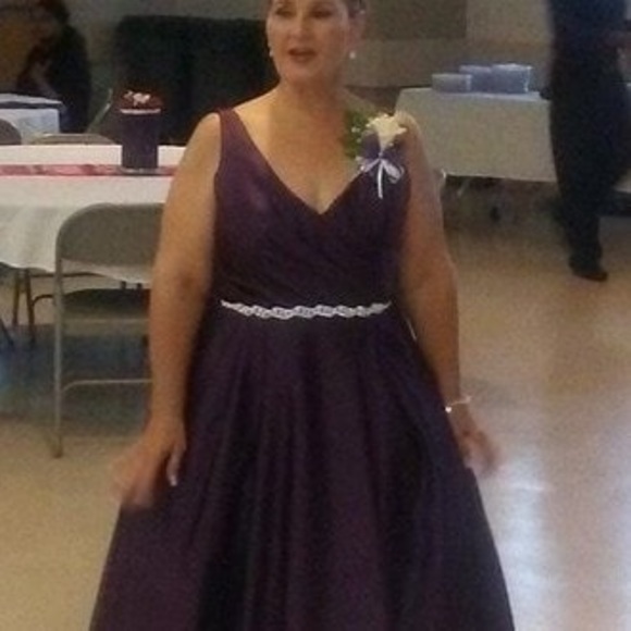 Profile Picture of Robin Foster (@robinfoster484) on Poshmark