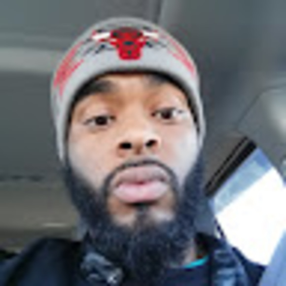 Profile Picture of Detriss Mcdowell (@deemack2010) on Poshmark