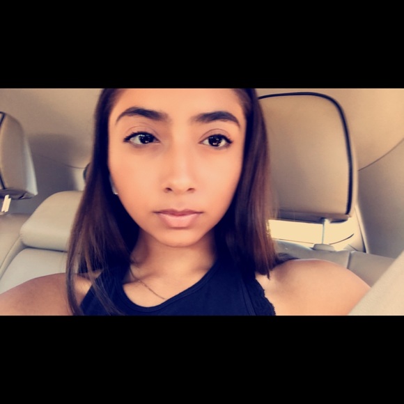 Profile Picture of Luna Inocencio (@lunainocencio8) on Poshmark