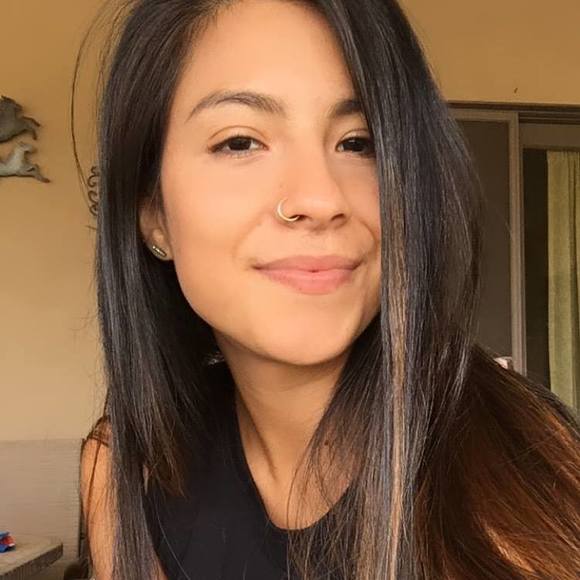 Profile Picture of Lizeth Jimenez (@lizabx) on Poshmark