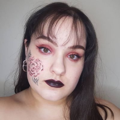 Profile Picture of Daniela Pereira (@danithebowgirl) on Twitter