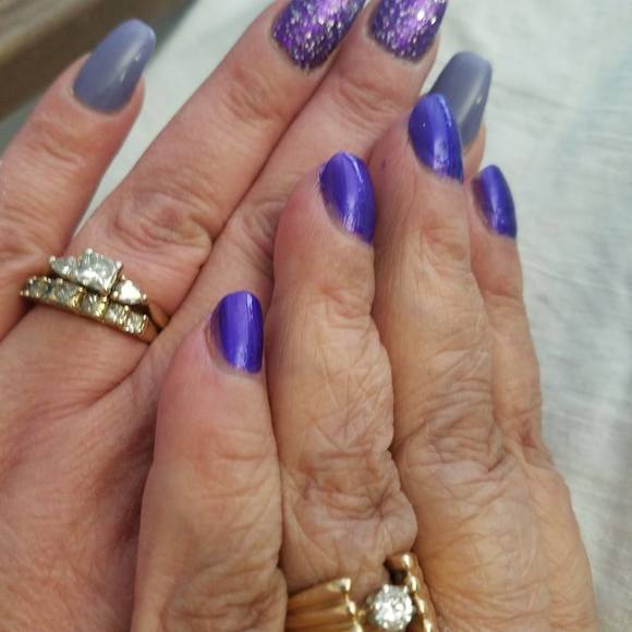 Profile Picture of Denise Ippolito (@sabrefreak93) on Poshmark