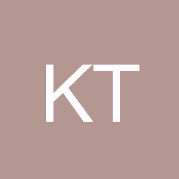 Profile Picture of Kathy Trinh (@kathytrinh9793) on Poshmark