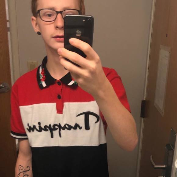 Profile Picture of Jèff Śávàgè (@jefftucker2002) on Poshmark