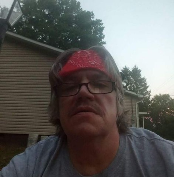 Profile Picture of Max Stone (@stonemax187) on Poshmark