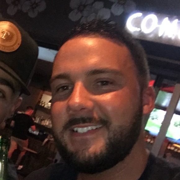 Profile Picture of Matt Chambers (@mattchambers87) on Poshmark