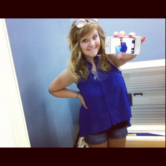 Profile Picture of Shawnee Jones (@shawnee_2012) on Poshmark