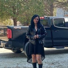 Profile Picture of steph86 (@stephaniedevito7) on Tiktok