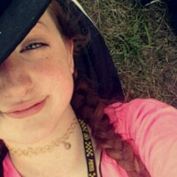 Profile Picture of Allison Kirby (@kirby847) on Poshmark