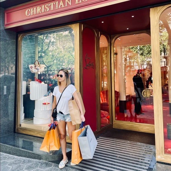 Profile Picture of Sun Cho (@sunshine_cho) on Poshmark