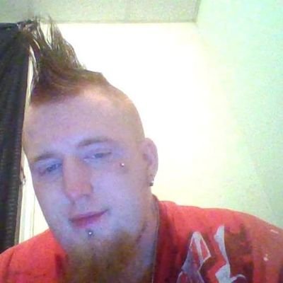 Profile Picture of Paul McCrory (@Demon1nVeins) on Twitter