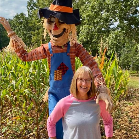 Profile Picture of Laura Gorycki (@lgorycki) on Poshmark