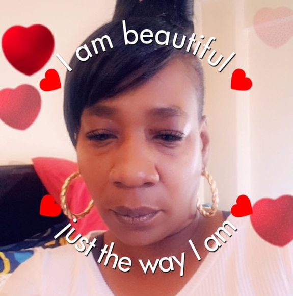 Profile Picture of Tonyekiea Whitehead (@tonyekieaw) on Poshmark