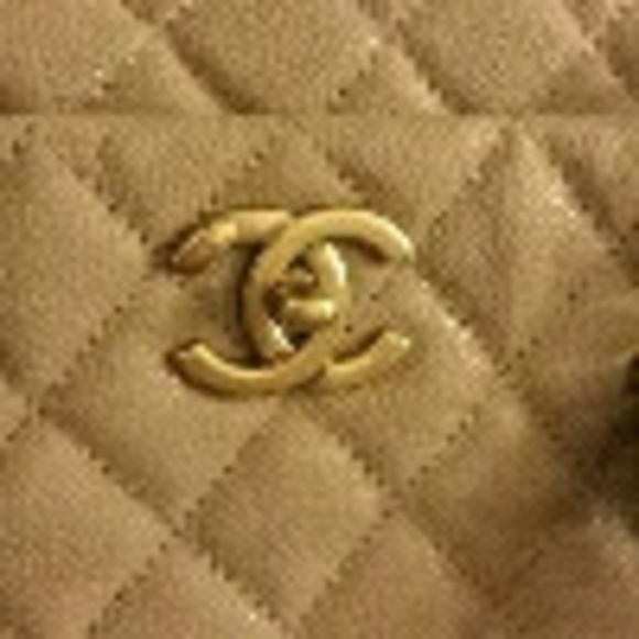 Profile Picture of Phoebe Tsai (@mstses51126) on Poshmark