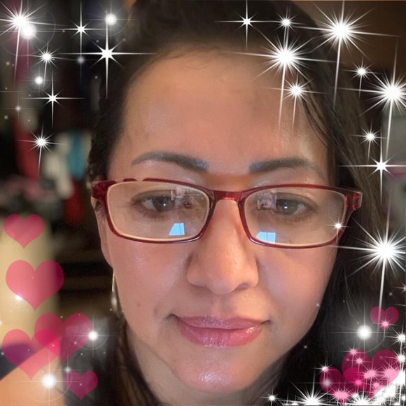 Profile Picture of Arely Ayala (@aaaram) on Poshmark