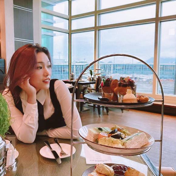 Profile Picture of Qianwen Tang (@tangqw117) on Poshmark
