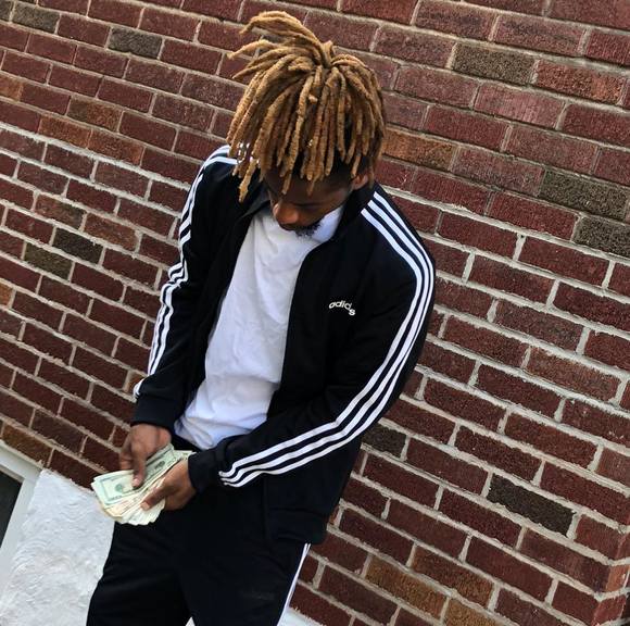 Profile Picture of Chris Kirkland (@chriskirkland) on Poshmark