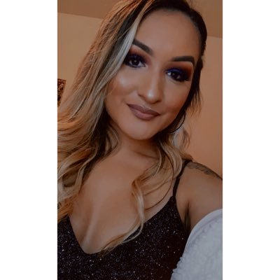 Profile Picture of Desiree (@dez_gonzales) on Twitter