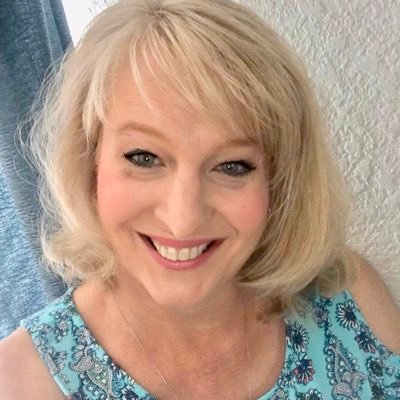 Profile Picture of Delinda Mock (@DeeMock) on Twitter