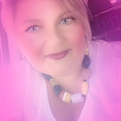 Profile Picture of Roberta (@RobertaRinker) on Twitter