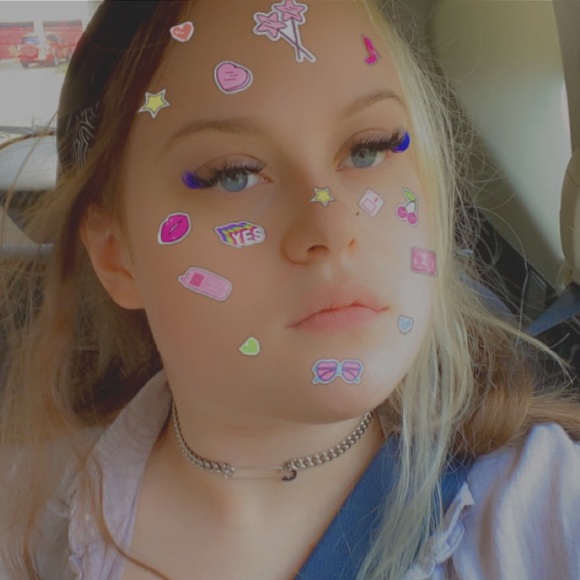 Profile Picture of Veronica Stanski (@veronicastanski) on Poshmark