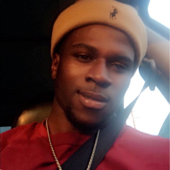 Profile Picture of Devron Levine (@dlevine3) on Poshmark