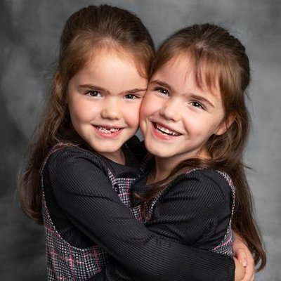 Profile Picture of Jessica&katiehunt (@besttwins2014) on Twitter