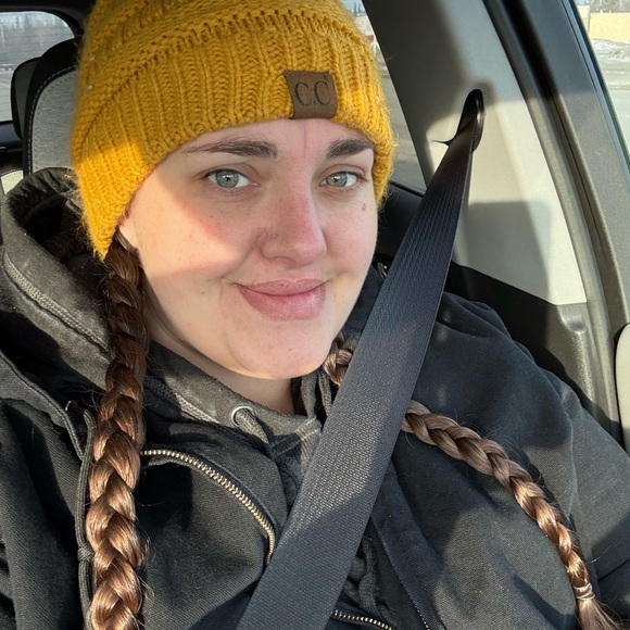 Profile Picture of Ginney Durkee (@gadgirl001) on Poshmark