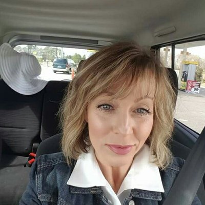 Profile Picture of Shelly Reeves (@ShellyR1969) on Twitter