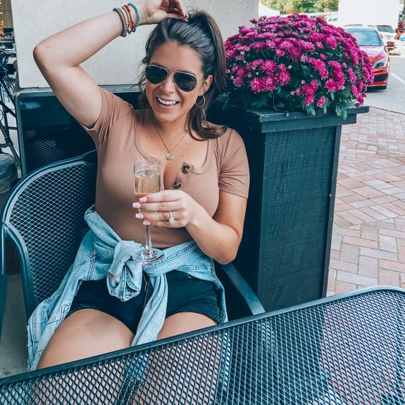 Profile Picture of Tori Fuller (@torfuller) on Poshmark