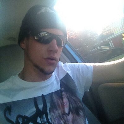 Profile Picture of Simon (@mackenzie_si) on Twitter