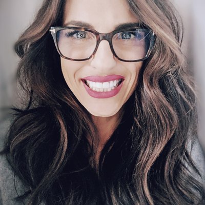 Profile Picture of Lisa Hadding Cadena (@lilyhaca) on Twitter