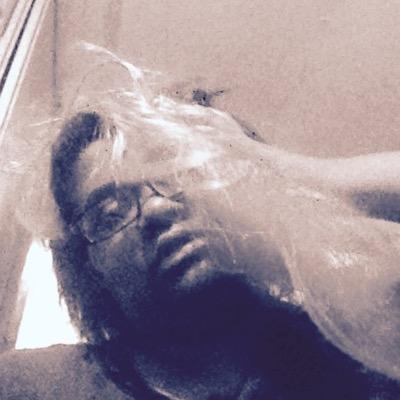 Profile Picture of Tia Manningon Twitter