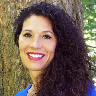 Profile Picture of Jan Engels-Smith (@LightSongSchool) on Twitter