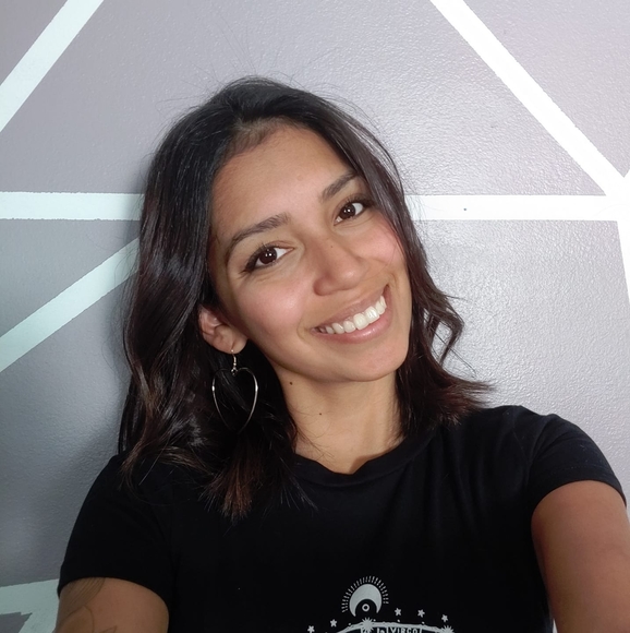 Profile Picture of Maria Kauer (@mariakauer) on Poshmark
