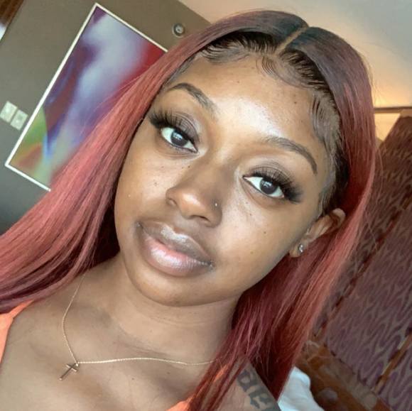 Profile Picture of Simone Powell (@slimsimmyyy06) on Poshmark