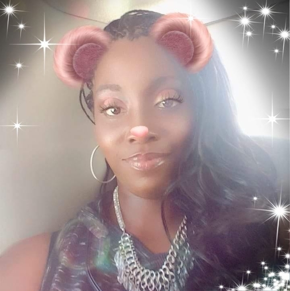 Profile Picture of Tisha Sockwell (@natisha28) on Poshmark