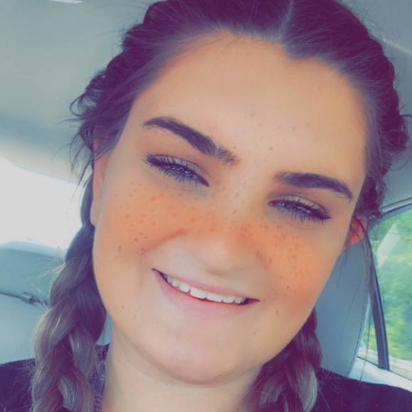 Profile Picture of Taylor Boyd (@tboyd___) on Poshmark