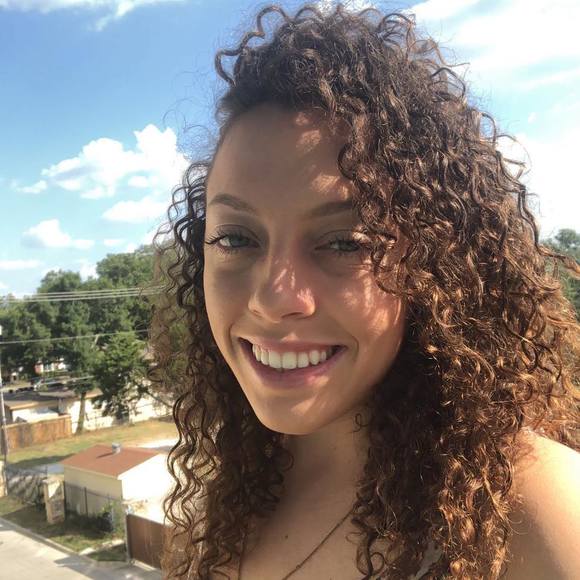 Profile Picture of Janna Roberts (@kodajsb) on Poshmark
